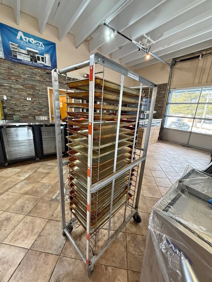Lockwood 22-Shelf Pizza Rack w/ 18 Stainless Steel Pans — Used commercial restaurant equipment for sale