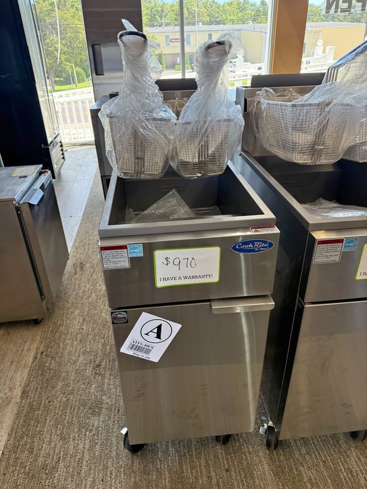 BRAND NEW SCRATCH AND DENT ATOSA 40 LB NATURAL GAS FRYER — ONLY $970 — Scratch & Dent commercial restaurant equipment for sale